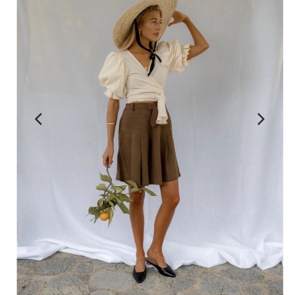 Yoli & Otis Maggie Linen Shorts - Picture 8 of 8